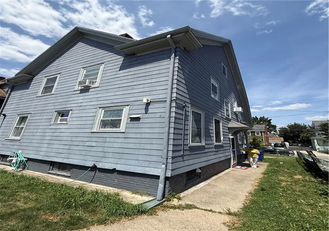 Photo 3 of Single family home for sale at 272 Washington Ave, Providence, RI 02905 | MLS# 1418663 | Listing updated on 2026-09-06