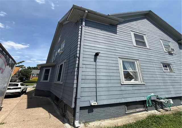 Photo 4 of Single family home for sale at 272 Washington Ave, Providence, RI 02905 | MLS# 1418663 | Listing updated on 2026-09-06