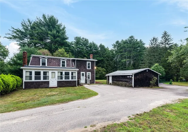 Photo 3 of Single family home for sale at 4070 S County Trl, Charlestown, RI 02813 | MLS# 1418464 | Listing updated on 2026-10-03