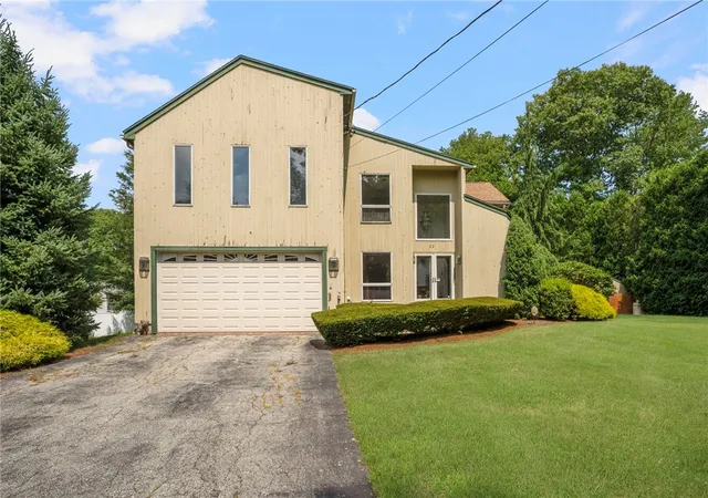 Photo 3 of Single family home for sale at 22 Golden View Dr, Johnston, RI 02919 | MLS# 1418696 | Listing updated on 2026-09-14