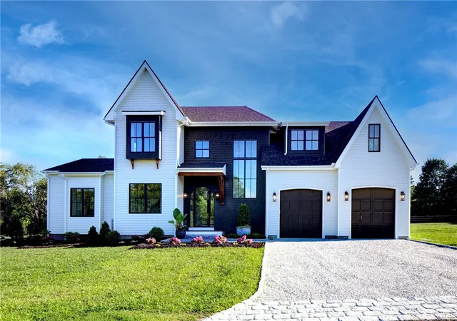 Photo 1 of Single family home for sale at 2 Stone Brg Dr, Middletown, RI 02842 | MLS# 1418723 | Listing updated on 2026-10-04