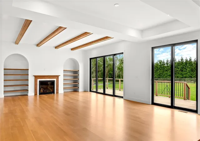 Photo 3 of Single family home for sale at 2 Stone Brg Dr, Middletown, RI 02842 | MLS# 1418723 | Listing updated on 2026-10-04