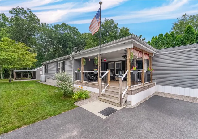 Single family home for sale at 464 Gardiner Rd, West Kingston, RI 02892 | MLS# 1418756
