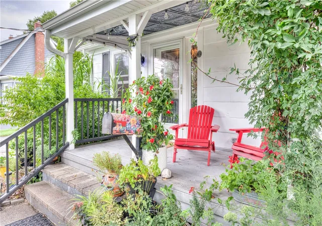 Photo 3 of Sale Pending at 333 Greenwood Ave, Warwick, RI 02886 | MLS# 1410922 | Listing updated on 2026-09-30