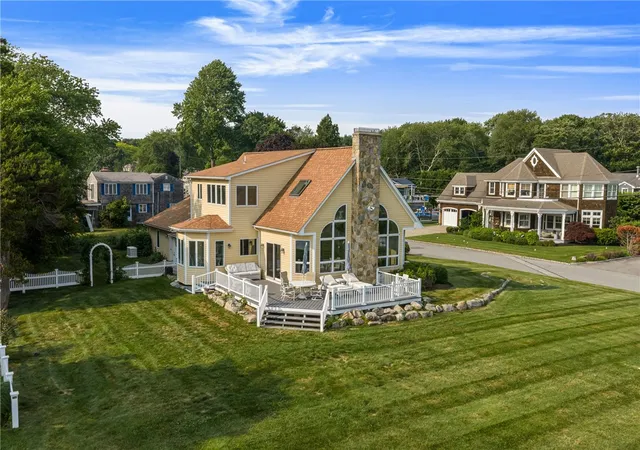 Photo 3 of Single family home for sale at 139 Hemlock Ave, Warwick, RI 02886 | MLS# 1418686 | Listing updated on 2026-09-07