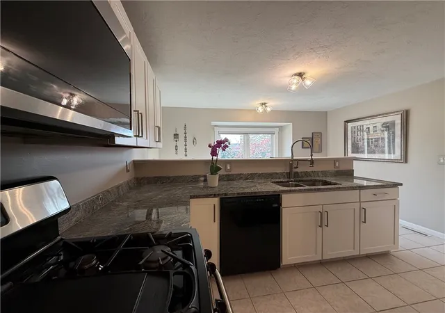 Photo 3 of Sale Pending at 35 Waterview Dr #D, Smithfield, RI 02917 | MLS# 1419175 | Listing updated on 2026-09-08