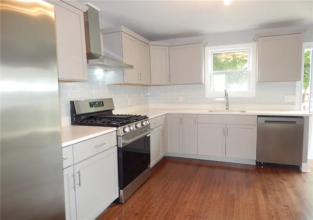 Photo 3 of Single family home for sale at 52 Hillwood St, Cranston, RI 02920 | MLS# 1419213 | Listing updated on 2026-09-08
