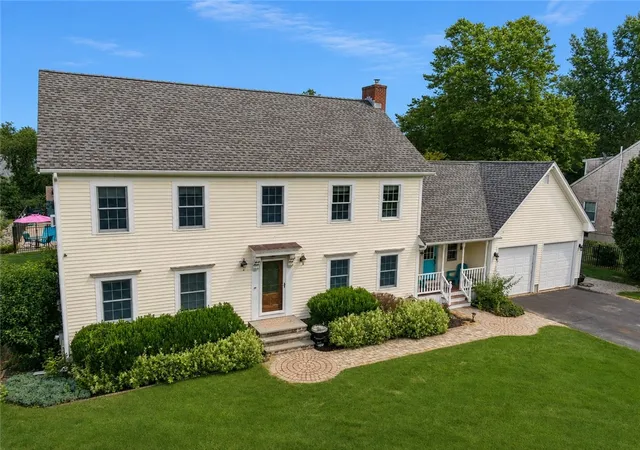Photo 2 of Single family home for sale at 29 Chelsea Dr, Portsmouth, RI 02871 | MLS# 1419131 | Listing updated on 2026-09-07