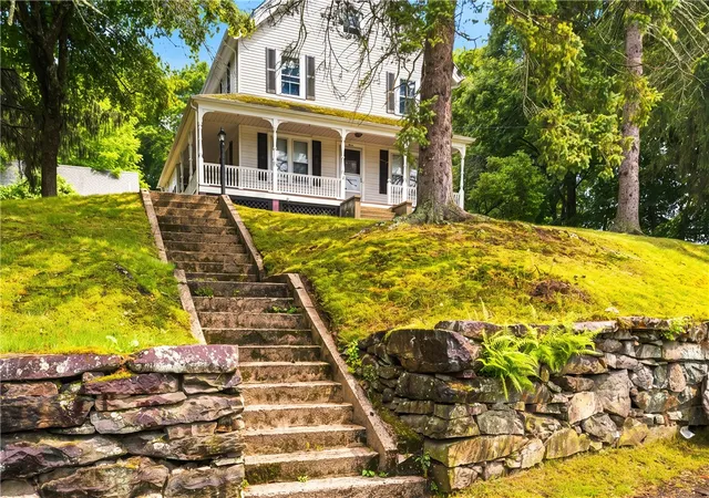 Photo 4 of Sale Pending at 3 Whipple Ave, Smithfield, RI 02917 | MLS# 1419316 | Listing updated on 2026-09-28