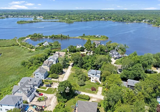 Photo 3 of Single family home for sale at 59 Kingfisher Rd, Wakefield, RI 02879 | MLS# 1418987 | Listing updated on 2026-09-13