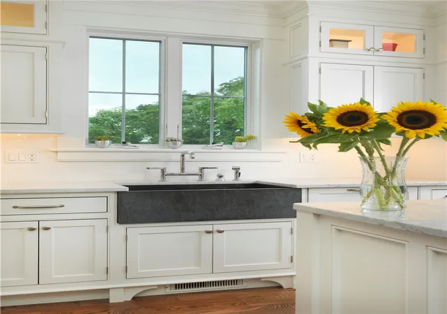 Photo 4 of Single family home for sale at 01 Highland Woods Dr, East Greenwich, RI 02818 | MLS# 1419389 | Listing updated on 2026-09-14