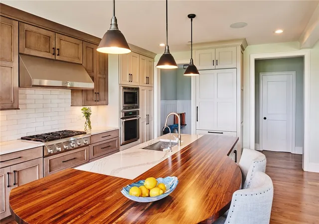 Photo 2 of Single family home for sale at 03 Highland Woods Dr, East Greenwich, RI 02818 | MLS# 1419396 | Listing updated on 2026-09-14