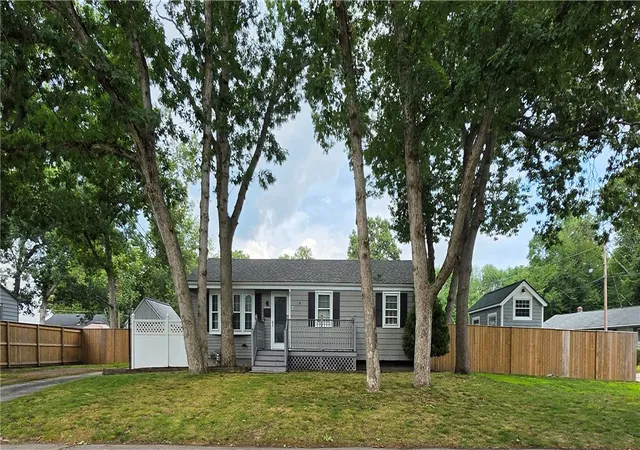 Photo 1 of Sale Pending at 7 Cole Ave, Warwick, RI 02886 | MLS# 1419477 | Listing updated on 2026-09-11