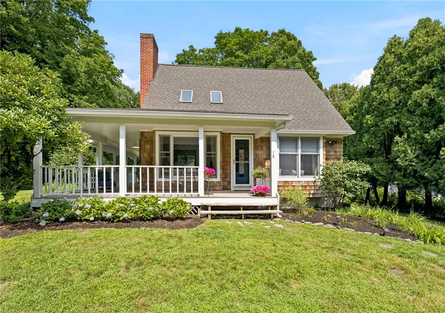 Photo 3 of Single family home for sale at 10 Boston Ave, Jamestown, RI 02835 | MLS# 1419658 | Listing updated on 2026-10-04