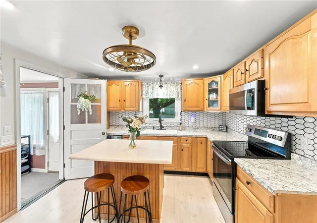 Photo 2 of Sale Pending at 266 Morse Ave, Warwick, RI 02886 | MLS# 1419490 | Listing updated on 2026-09-09
