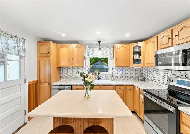 Photo 3 of Sale Pending at 266 Morse Ave, Warwick, RI 02886 | MLS# 1419490 | Listing updated on 2026-09-09