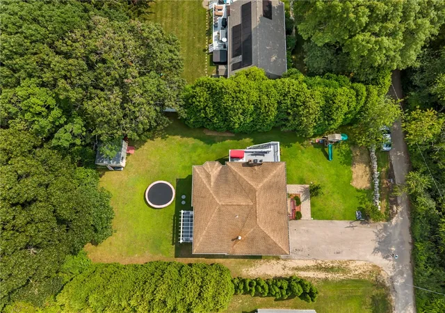 Photo 3 of Single family home for sale at 4 Nantucket Ave, Westerly, RI 02891 | MLS# 1419506 | Listing updated on 2026-09-12