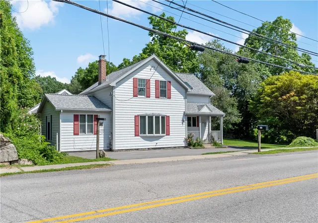 Photo 3 of Single family home for sale at 813 South Rd, Wakefield, RI 02879 | MLS# 1419933 | Listing updated on 2026-09-13