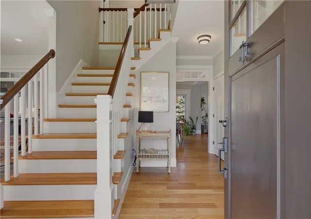 Photo 3 of Single family home for sale at 7 Blount Cir, Barrington, RI 02806 | MLS# 1419810 | Listing updated on 2026-10-22