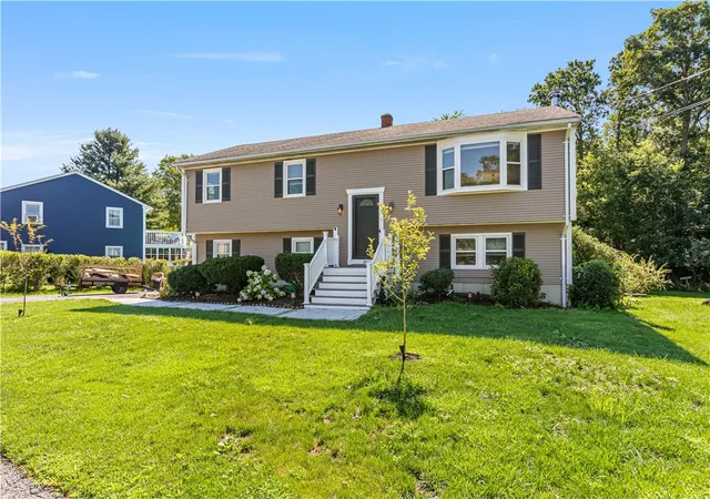 Photo 2 of Sale Pending at 40 Fern Dr, Warren, RI 02885 | MLS# 1419518 | Listing updated on 2026-09-01