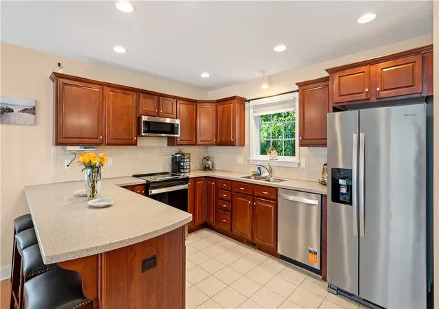 Photo 4 of Sale Pending at 50 Fountain Dr, Westerly, RI 02891 | MLS# 1419777 | Listing updated on 2026-09-07