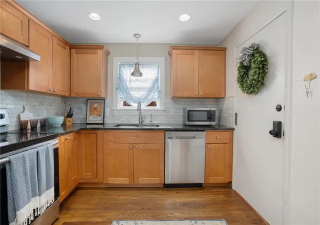 Photo 4 of Sale Pending at 70 Carroll Ave #706, Newport, RI 02840 | MLS# 1420214 | Listing updated on 2026-09-05