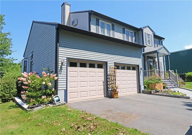 Photo 2 of Single family home for sale at 162 Atlantic Dr, Middletown, RI 02842 | MLS# 1420221 | Listing updated on 2026-09-11