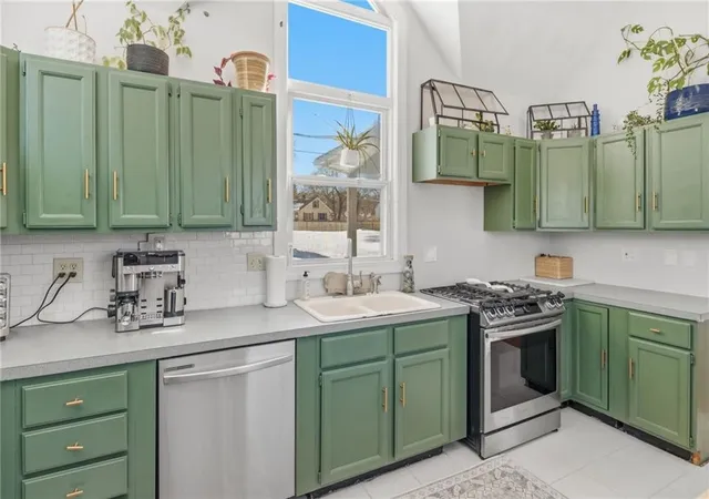 Photo 4 of Single family home for sale at 11 Heights Ave, Warwick, RI 02889 | MLS# 1420086 | Listing updated on 2026-09-02