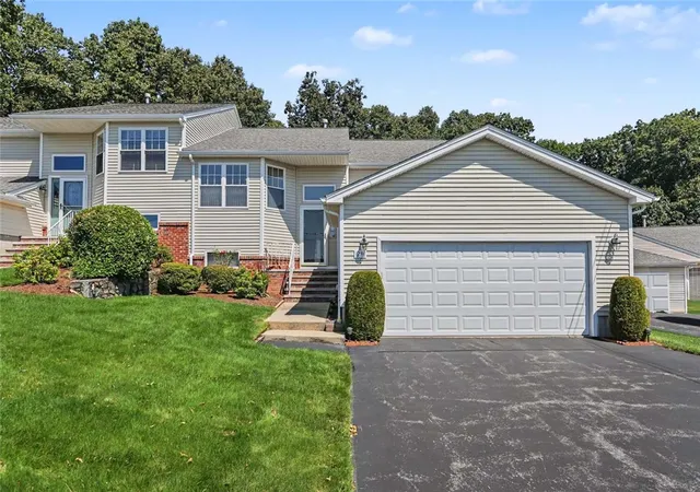 Photo 2 of Sale Pending at 29 Hunters Run, Providence, RI 02904 | MLS# 1419458 | Listing updated on 2026-09-03