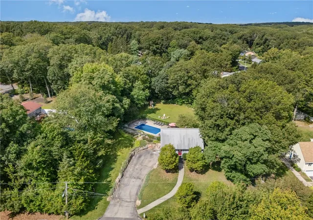 Photo 3 of Sale Pending at 20 Oakridge Dr, Cranston, RI 02921 | MLS# 1420244 | Listing updated on 2026-09-17