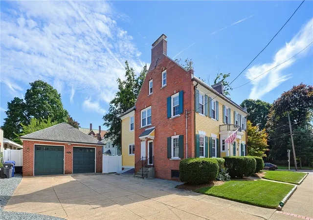 Photo 3 of Single family home for sale at 43 Armistice Blvd, Pawtucket, RI 02860 | MLS# 1418459 | Listing updated on 2026-09-11