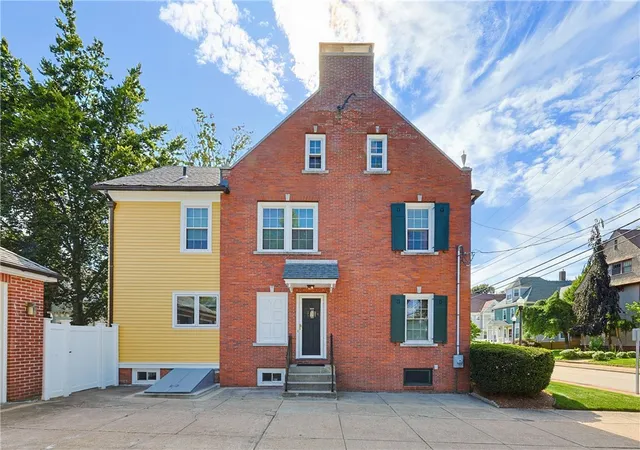 Photo 3 of Single family home for sale at 43 Armistice Blvd, Pawtucket, RI 02860 | MLS# 1418459 | Listing updated on 2026-10-07