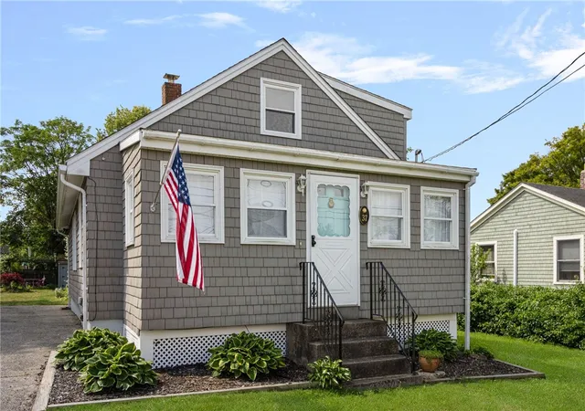 Photo 1 of Single family home for sale at 37 Reservoir Rd, Middletown, RI 02842 | MLS# 1420272 | Listing updated on 2026-09-14