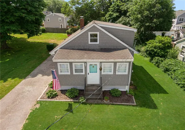 Photo 2 of Single family home for sale at 37 Reservoir Rd, Middletown, RI 02842 | MLS# 1420272 | Listing updated on 2026-09-14