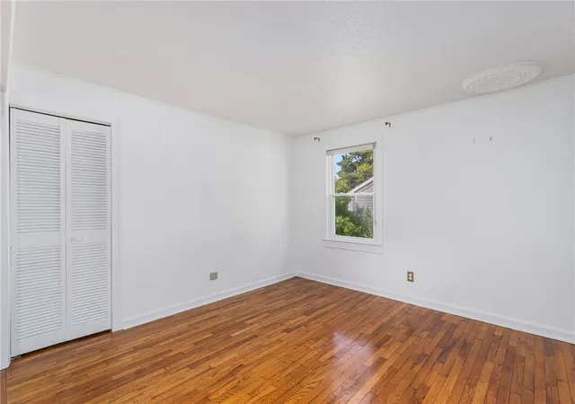 Photo 4 of Single family home for sale at 37 Reservoir Rd, Middletown, RI 02842 | MLS# 1420272 | Listing updated on 2026-09-14
