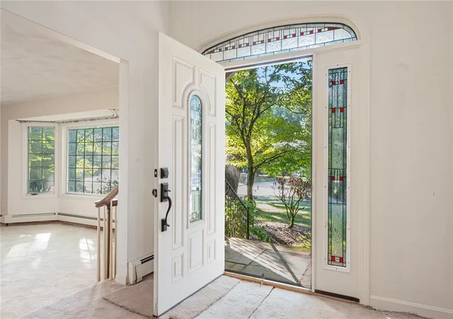 Photo 2 of Single family home for sale at 31 Lennon Rd, Lincoln, RI 02865 | MLS# 1420233 | Listing updated on 2026-09-06