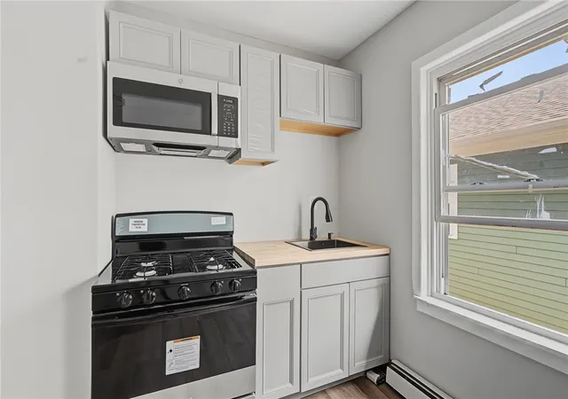 Photo 2 of Sale Pending at 142 Oxford St, Providence, RI 02905 | MLS# 1420258 | Listing updated on 2026-10-07