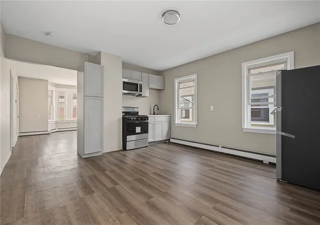Photo 3 of Sale Pending at 142 Oxford St, Providence, RI 02905 | MLS# 1420258 | Listing updated on 2026-10-07