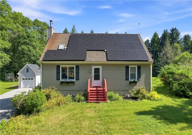 Photo 2 of Single family home for sale at 218 Shannock Hl Rd, West Kingston, RI 02892 | MLS# 1420097 | Listing updated on 2026-09-27