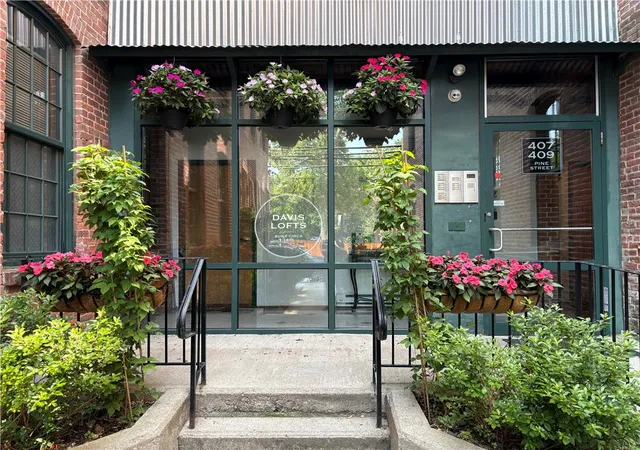 Photo 3 of Condo for sale at 407 Pine St #305, Providence, RI 02903 | MLS# 1419571 | Listing updated on 2026-09-13