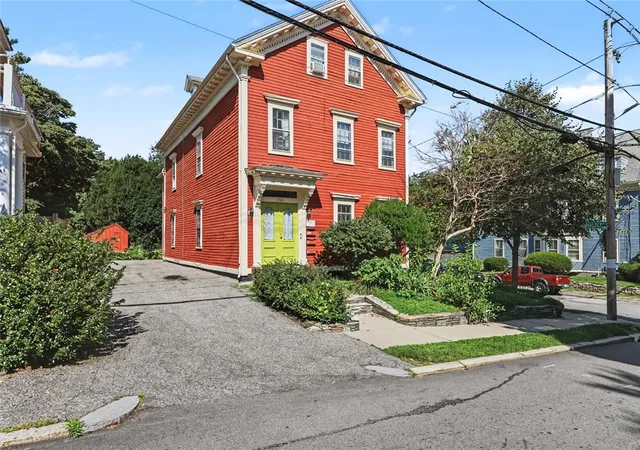 Photo 4 of Sale Pending at 150 Prospect St, Providence, RI 02906 | MLS# 1420299 | Listing updated on 2026-09-10