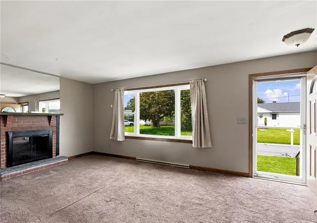 Photo 3 of Single family home for sale at 20 Wood Rd, Middletown, RI 02842 | MLS# 1417798 | Listing updated on 2026-09-06
