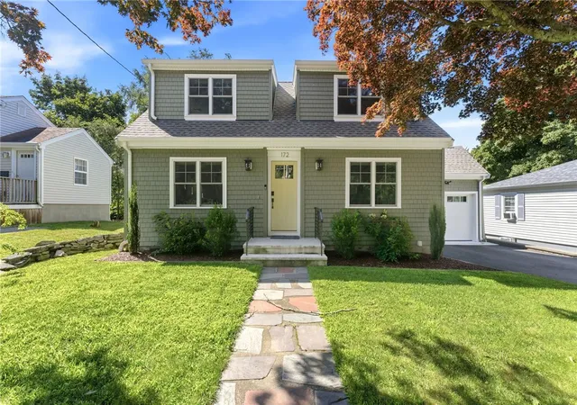 Photo 2 of Single family home for sale at 172 Bayview Ave, Bristol, RI 02809 | MLS# 1420099 | Listing updated on 2026-10-04