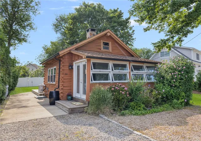 Photo 1 of Single family home for sale at 39 Ottawa Trl, Narragansett, RI 02882 | MLS# 1420526 | Listing updated on 2026-09-13