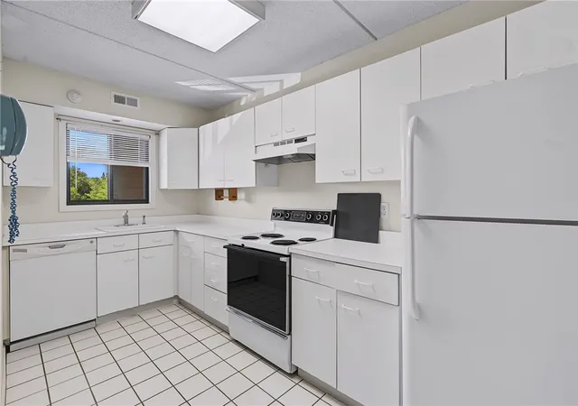 Photo 2 of Condo for sale at 650 E Greenwich Ave #7-207, West Warwick, RI 02893 | MLS# 1419883 | Listing updated on 2026-08-31