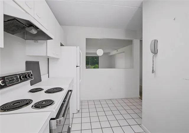 Photo 4 of Condo for sale at 650 E Greenwich Ave #7-207, West Warwick, RI 02893 | MLS# 1419883 | Listing updated on 2026-08-31