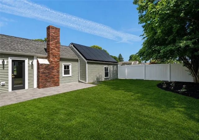 Photo 4 of Single family home for sale at 21 Russell Ave, Newport, RI 02840 | MLS# 1420459 | Listing updated on 2026-10-03