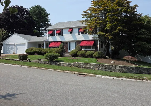 Photo 1 of Single family home for sale at 10 Surrey Ln, Lincoln, RI 02865 | MLS# 1420389 | Listing updated on 2026-10-04