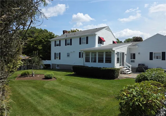 Photo 4 of Single family home for sale at 10 Surrey Ln, Lincoln, RI 02865 | MLS# 1420389 | Listing updated on 2026-10-04