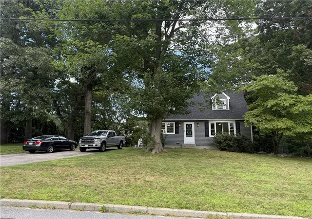 Photo 3 of Single family home for sale at 15 Baneberry Dr, Cranston, RI 02921 | MLS# 1420708 | Listing updated on 2026-09-14